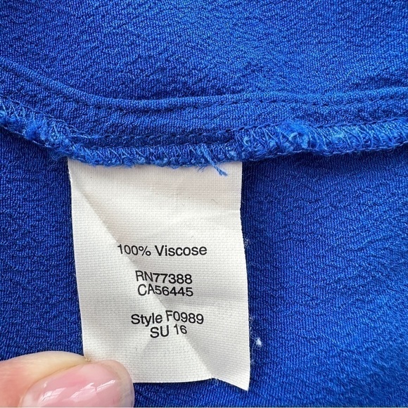 Madewell tank top with v-neckline, loose fitting, high low hemline - Picture 8 of 9